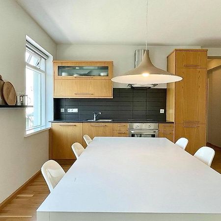Day Dream Townhall Square Apartments Akureyri Esterno foto