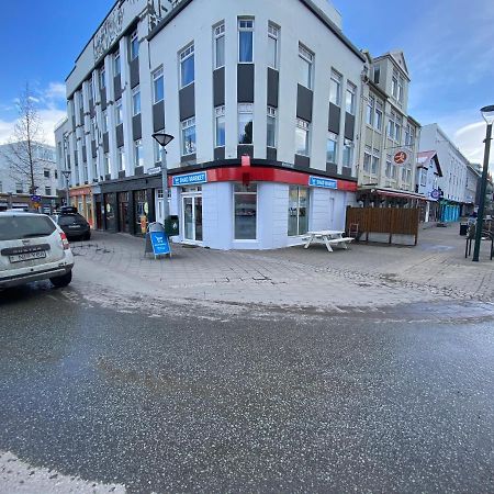 Day Dream Townhall Square Apartments Akureyri Esterno foto