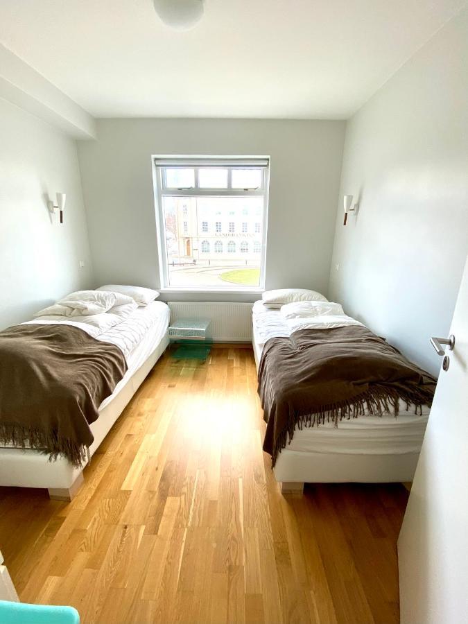 Day Dream Townhall Square Apartments Akureyri Esterno foto