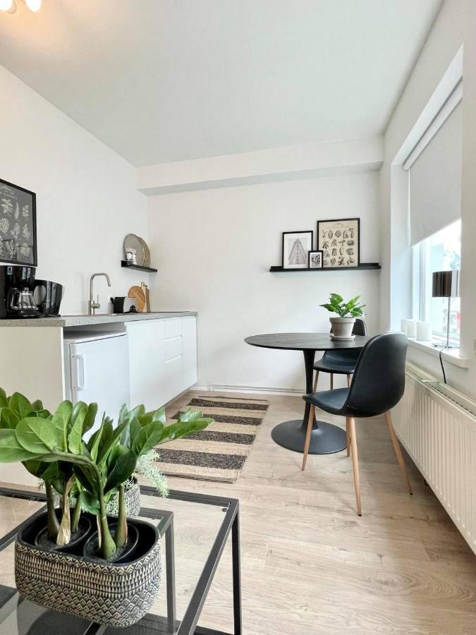 Day Dream Townhall Square Apartments Akureyri Esterno foto